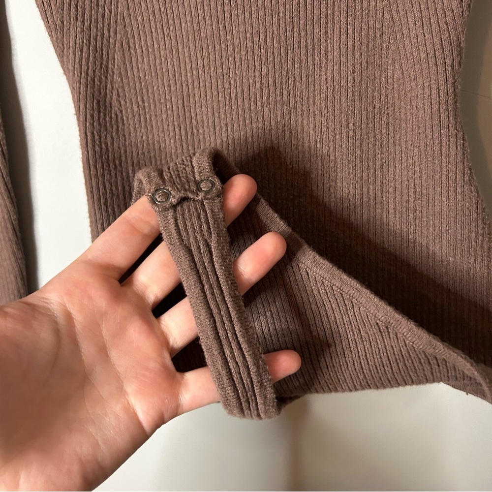 Abercrombie & Fitch Chocolate Brown Ribbed Long Sleeve Bodysuit - Picture 3 of 5
